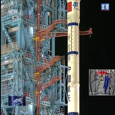 心懷山海，眼有星辰